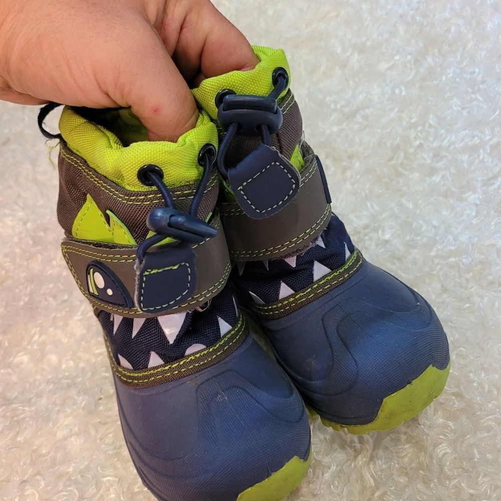 Kids monster snow/ winter boots - Picture 3 of 3